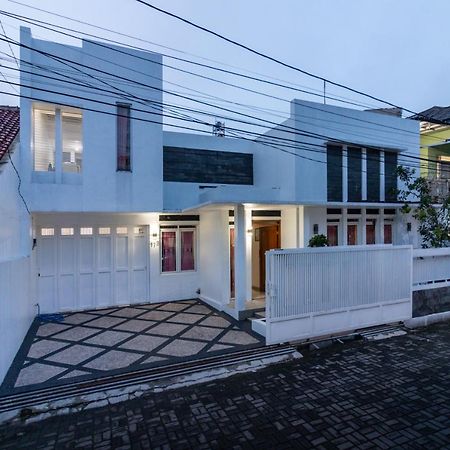 Spacious, White-Villa Belgareti @Kiara Condong Bandung Ngoại thất bức ảnh