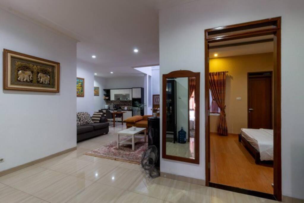 Spacious, White-Villa Belgareti @Kiara Condong Bandung Ngoại thất bức ảnh