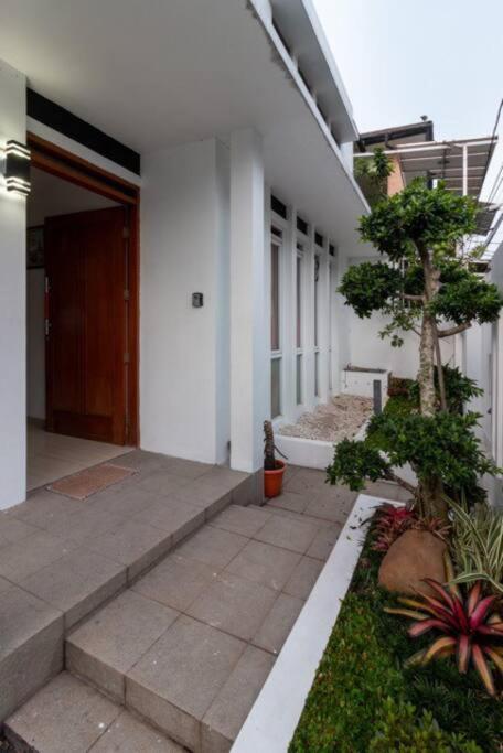 Spacious, White-Villa Belgareti @Kiara Condong Bandung Ngoại thất bức ảnh