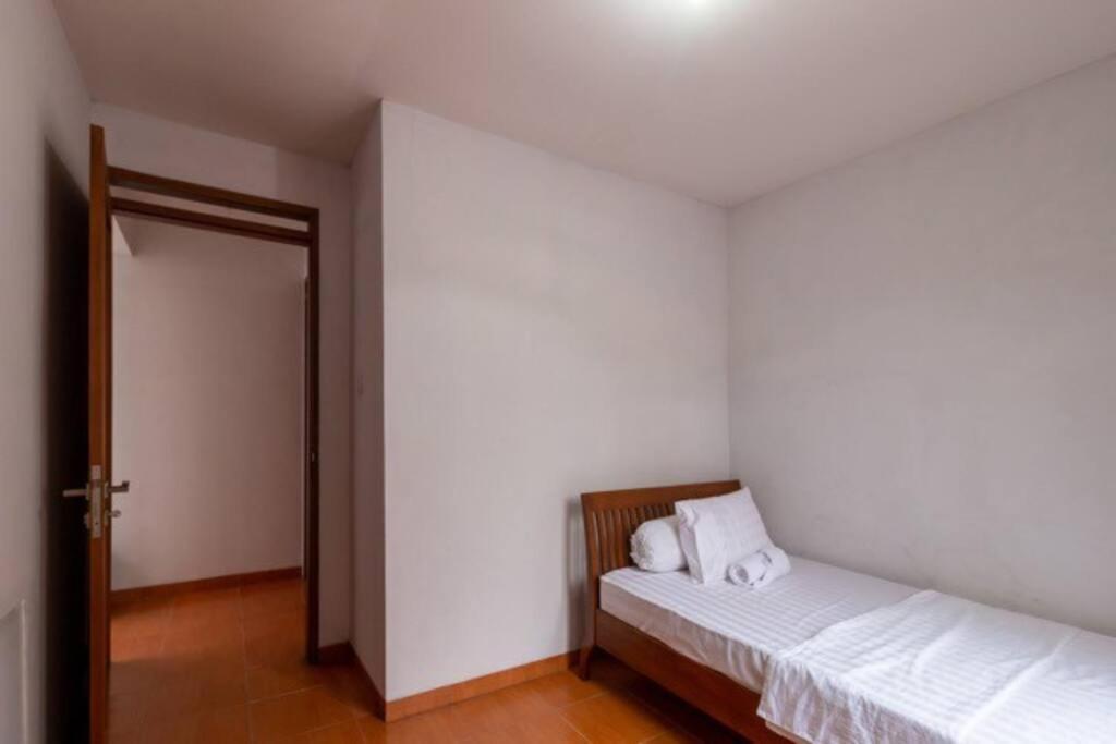 Spacious, White-Villa Belgareti @Kiara Condong Bandung Ngoại thất bức ảnh